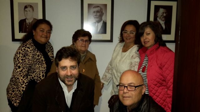 Las paredes del salón de plenos del Ayuntamiento de San Javier acogen desde ayer los retratos de los 30 alcaldes de los últimos 113 años - 4, Foto 4