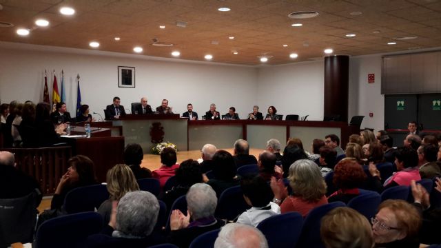 Las paredes del salón de plenos del Ayuntamiento de San Javier acogen desde ayer los retratos de los 30 alcaldes de los últimos 113 años - 5, Foto 5