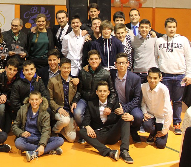 El CB Lumbreras premia a personas e instituciones por su compromiso con el deporte en su I Gala del Baloncesto, Foto 3