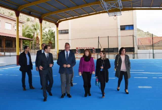 Educación ha realizado obras de mejora en colegios e institutos de más del 80 por ciento de los municipios de la Región en año y medio - 1, Foto 1