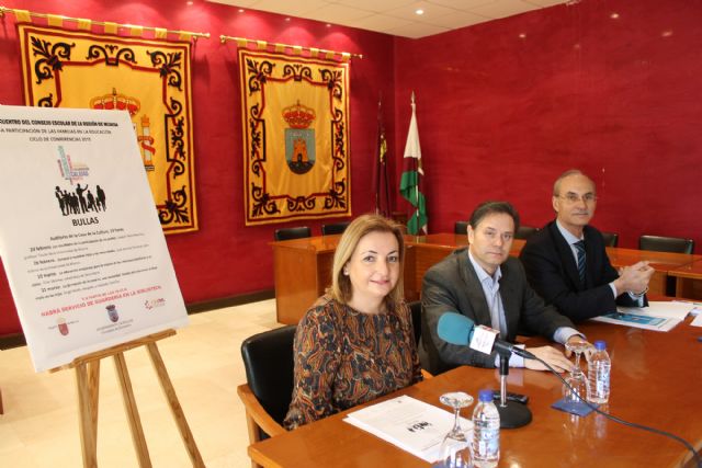 Las conferencias sobre la participación de los padres en la educación de sus hijos comienzan mañana martes en la Casa de Cultura - 1, Foto 1