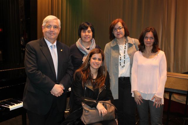 Más 400 personas se reunieron en el Teatro Vico para rendir homenaje a una de las impulsoras de las enseñanzas musicales de Jumilla, Mª Ángeles Tomás - 2, Foto 2