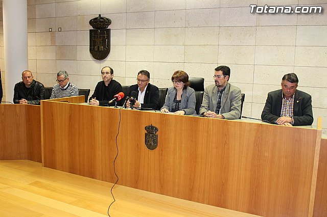 El Ayuntamiento suscribe el convenio anual de colaboracin con el Ilustre Cabildo Superior de Procesiones - 3