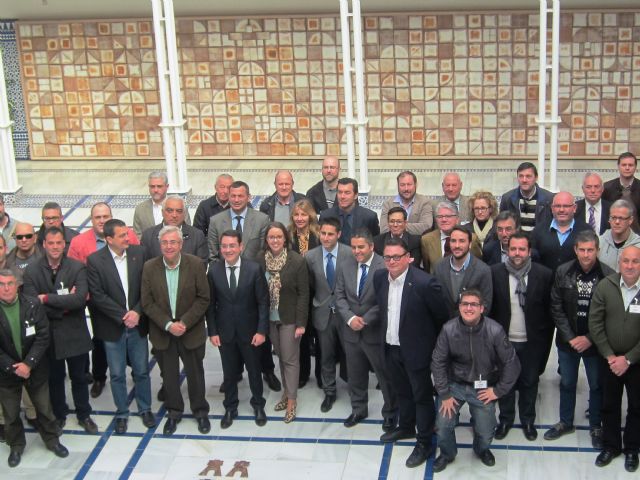 Un centenar de deportistas de la Región respaldan la ley del Deporte aprobada en la Asamblea Regional - 1, Foto 1