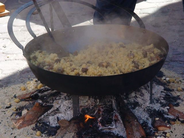 En El Zacatín de marzo se podrán degustar las migas con tropezones acompañadas de los vinos de Bullas - 1, Foto 1