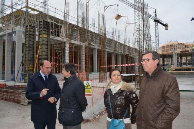 Educación iniciará este año la construcción del pabellón deportivo para los institutos Ibáñez Martín y Francisco Ros Giner - 1, Foto 1