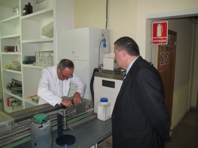 Bernabé elogia la labor del Laboratorio de Mecánica del Suelo, que realizó 4.000 ensayos en 2014 - 1, Foto 1