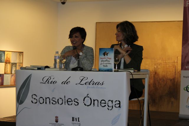 Sonsoles Ónega presenta en Blanca su último libro 'Nosotras que lo quisimos todo' - 2, Foto 2