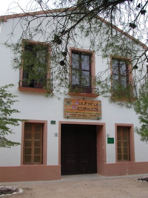 Medio Ambiente realiza obras de rehabilitación en el albergue de Coto Salinas - 1, Foto 1