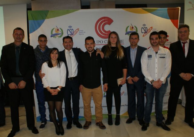 El piragüismo murciano premia a Mosshine Mouthair y a Ana Isabel Ríos como los mejores del año - 1, Foto 1