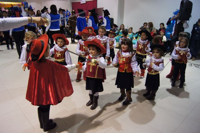 El Paretón Cantareros estrena su Sala Polivalente con la fiesta de Carnaval del Colegio Guadalentín, Foto 2