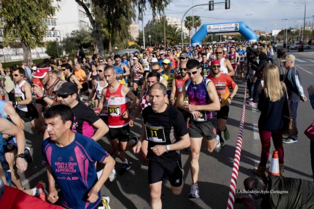 La Media Marathon de Cartagena batió récord con mil seiscientos atletas a pie de calle - 1, Foto 1