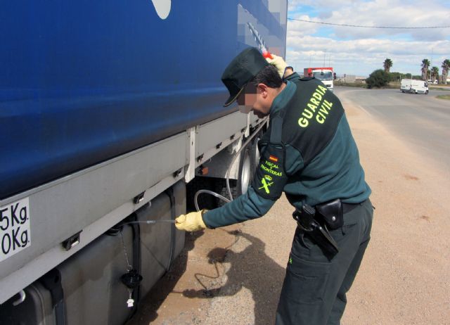 La Guardia Civil realiza más de un millar de inspecciones en materia de impuestos especiales durante 2014 - 3, Foto 3