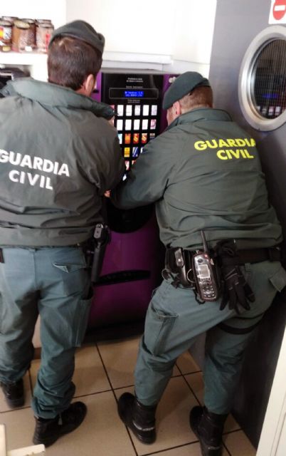 La Guardia Civil realiza más de un millar de inspecciones en materia de impuestos especiales durante 2014 - 4, Foto 4