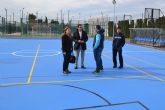 Mejora de las instalaciones deportivas con una nueva pista y parque infantil en el Polideportivo municipal