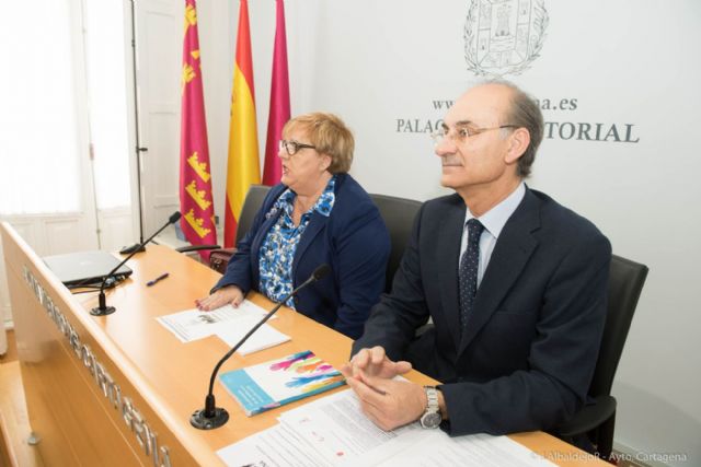 El Consejo Escolar fomenta la formación de padres y docentes en pro de los alumnos - 1, Foto 1