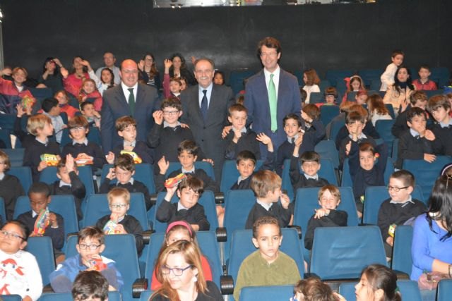 Casi 3.000 alumnos de colegios e institutos desarrollarán su espíritu emprendedor creando 127 ´miniempresas´ en las aulas - 1, Foto 1
