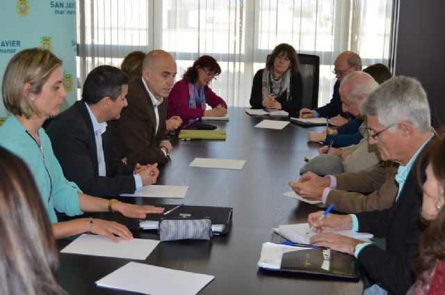 El director general de Planificación Educativa se reúne con los directores de colegios de San Javier - 1, Foto 1