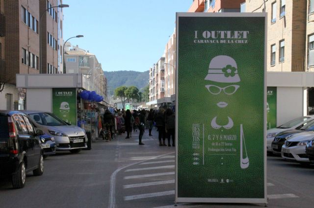 Medio centenar de comercios participa este fin de semana en el primer Outlet Caravaca - 2, Foto 2