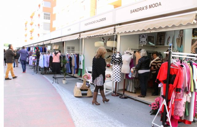 Medio centenar de comercios participa este fin de semana en el primer Outlet Caravaca - 3, Foto 3