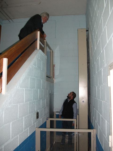 El Ayuntamiento renueva el elevador y la silla de la piscina del Pabellón de Deportes Loli de Gea - 2, Foto 2