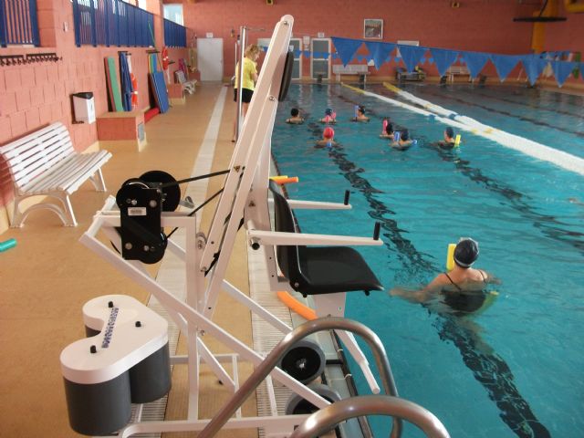 El Ayuntamiento renueva el elevador y la silla de la piscina del Pabellón de Deportes Loli de Gea - 4, Foto 4