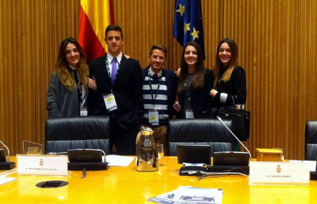 Cuatro alumnos del IES Alcántara de Alcantarilla participan en la XV sesión nacional del modelo de parlamento europeo en Madrid - 1, Foto 1