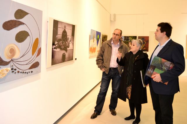 Un mes por delante para contemplar en Águilas la exposición de fotografía y pintura 'Invisibles' - 1, Foto 1