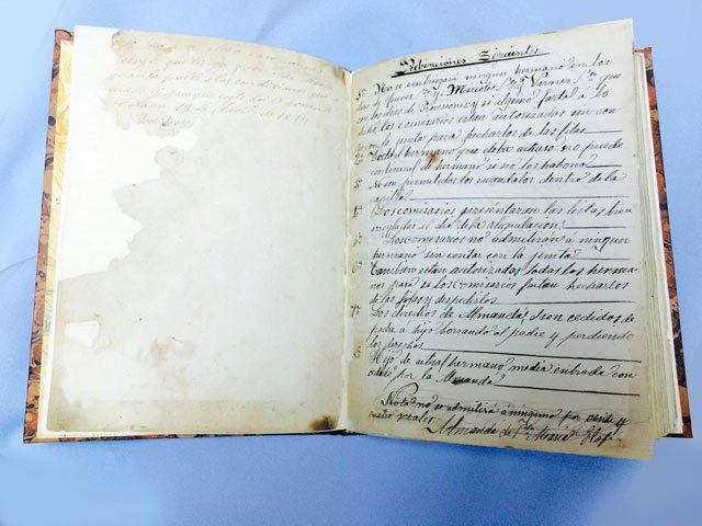 Libro de Actas restaurado / Fotos: Archivo Hdad. de Santa María Cleofé, Foto 1