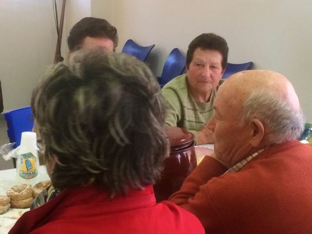 Autoridades municipales acompañan a la Asociación de Amos y Amas de Casa Igual-Dá en el Concurso de Postres, Foto 7