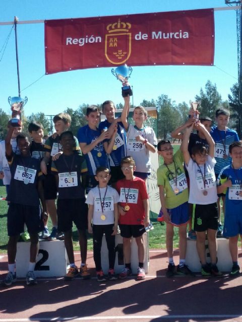 Éxito de los colegios cehegineros en la Final Regional de Cross en Edad Escolar - 1, Foto 1