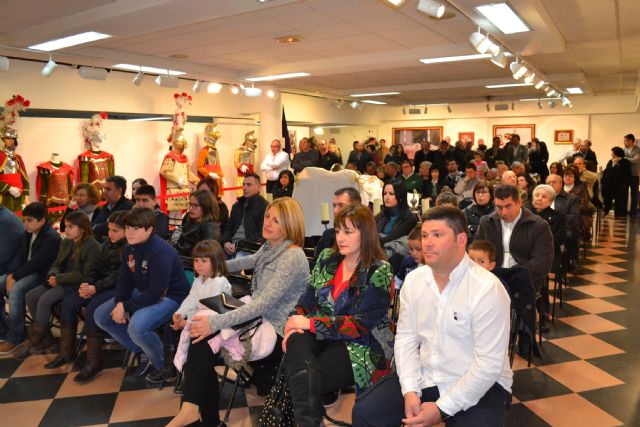 La Sala de Exposiciones Gregorio Cebrián acogió la presentación del libro Los Armaos de Totana. 250 años de historia - 2, Foto 2