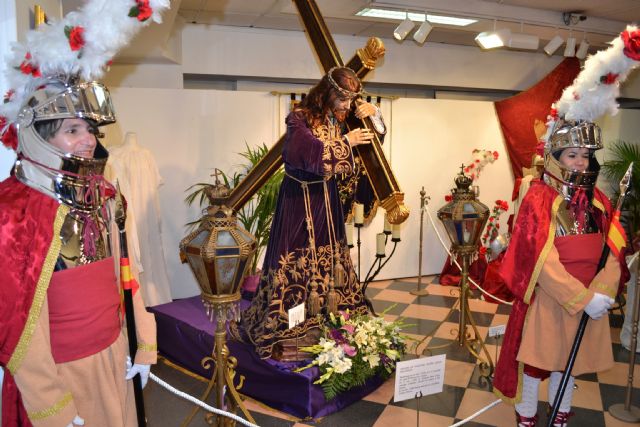 La Sala de Exposiciones Gregorio Cebrián acogió la presentación del libro Los Armaos de Totana. 250 años de historia - 5, Foto 5