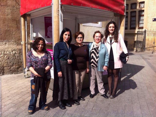 La asociación Más Mujer celebra el 8 de marzo con una caseta informativa - 1, Foto 1
