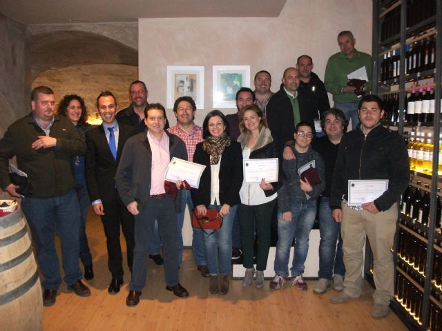 Trece alumnos aprenden técnicas de corte de jamón en la Escuela del Vino - 5, Foto 5
