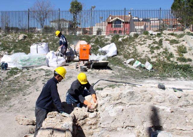 Un plan de empleo recupera el yacimiento arqueológico de Los Molinos de Papel - 5, Foto 5