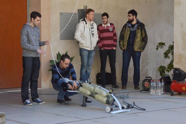 Atravesar el patio de Industriales en 4 segundos con vehículos de propulsión a chorro - 1, Foto 1