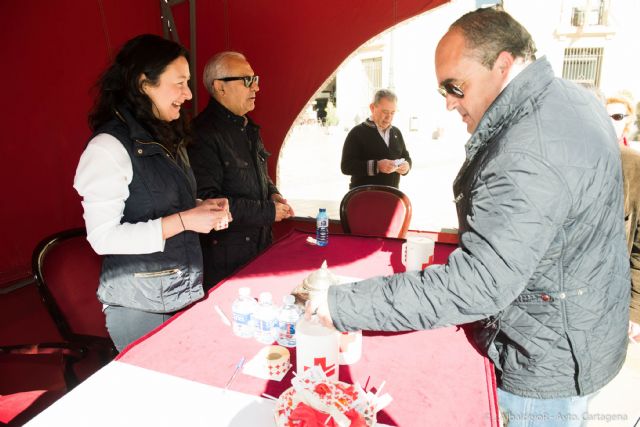 El Ayuntamiento recauda 730 euros en  la celebración del Día de la Banderita - 5, Foto 5