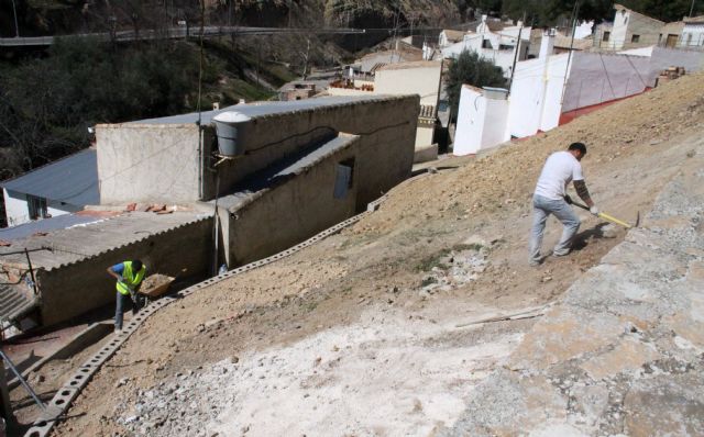 Renuevan la red de agua potable y el pavimento en la cuesta del Cabecico - 3, Foto 3