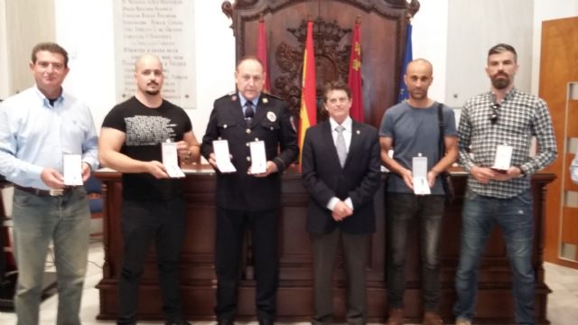 La Comisión de Honores y Distinciones de la Policía Local de Lorca condecora a la concejal de Seguridad con la Medalla de Plata al Merito Policial - 1, Foto 1