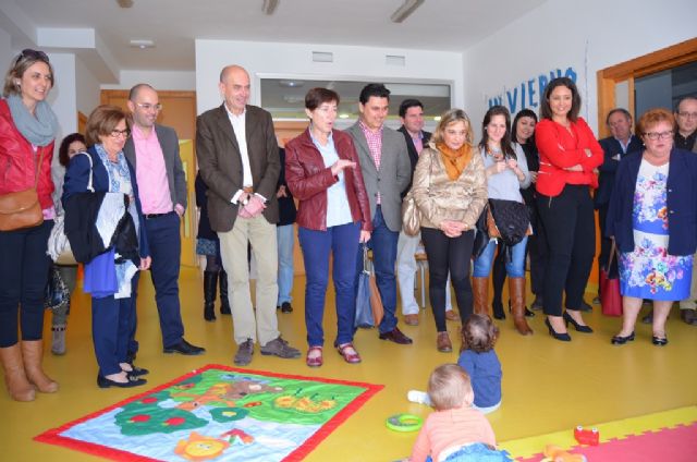 La consejera de Sanidad y Política Social  y el alcalde de San Javier inauguran la Escuela de Atención a la Infancia, de 0 a 3 años, de Santiago de la Ribera - 3, Foto 3
