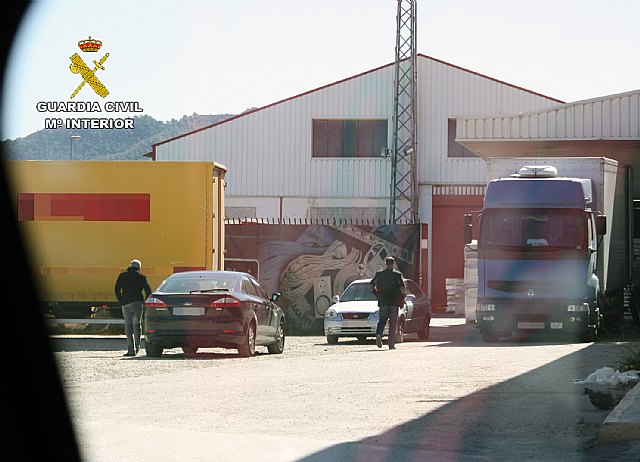 La Guardia Civil detiene a 19 integrantes de una organizacin por estafar a empresas mediante el timo del 