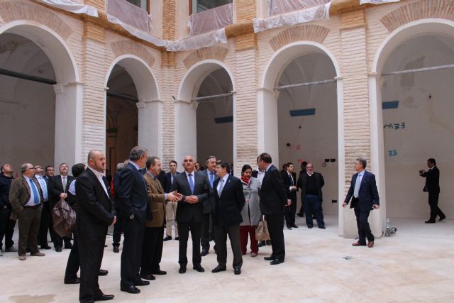 El presidente Garre asegura que el centro de restauracin de la Comunidad rehabilitar la imagen de la patrona de Lorca - 5