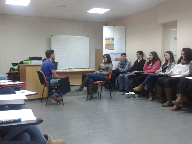 El Ayuntamiento promueve la igualdad y el aprendizaje de Lengua de Signos con cursos formativos - 2, Foto 2