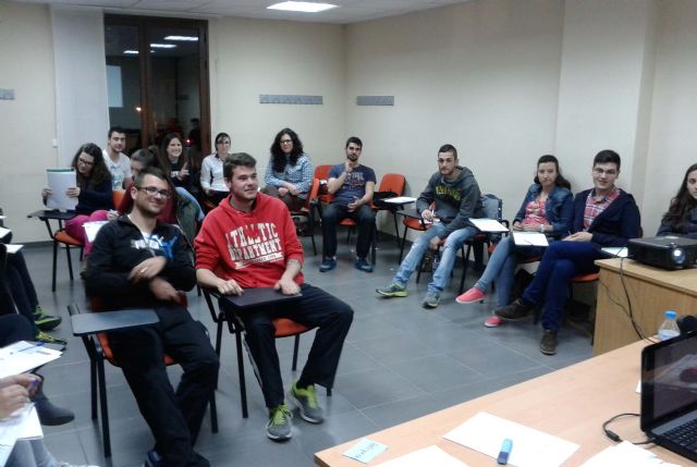 El Ayuntamiento promueve la igualdad y el aprendizaje de Lengua de Signos con cursos formativos - 3, Foto 3