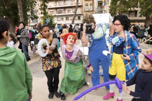 La interculturalidad se dio cita en la Plaza de la Merced - 2, Foto 2