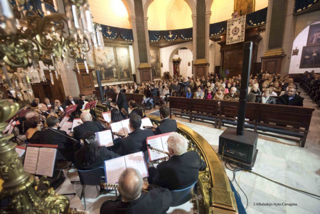 La Orquesta de Pulso y Púa llevó sus Marchas de Semana Santa a la Caridad - 1, Foto 1