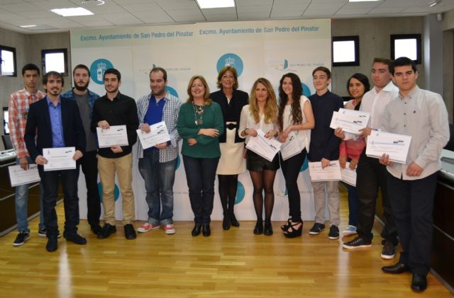 San Pedro del Pinatar reconoce a los alumnos excelentes en bachillerato y grados universitarios - 1, Foto 1