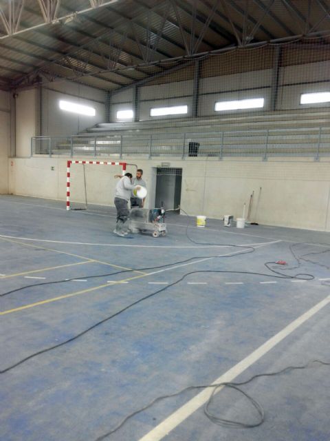 Comienza en Ceutí la rehabilitación del suelo del pabellón deportivo de Los Torraos - 2, Foto 2