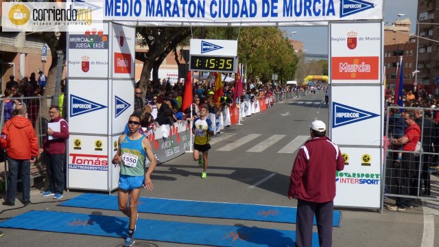 Numerosos atletas del Club Atletismo Totana participaron en la 36 Edicin de la Media Maratn de Murcia - 20